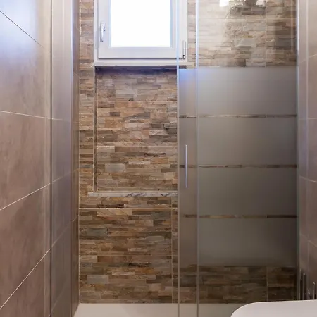شقة Modern 2-bed Workspace - Ac - Largo Dominioni - Casa Matildi *