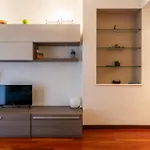 Modern 2-bed Workspace - Ac - Largo Dominioni - Casa Matildi *